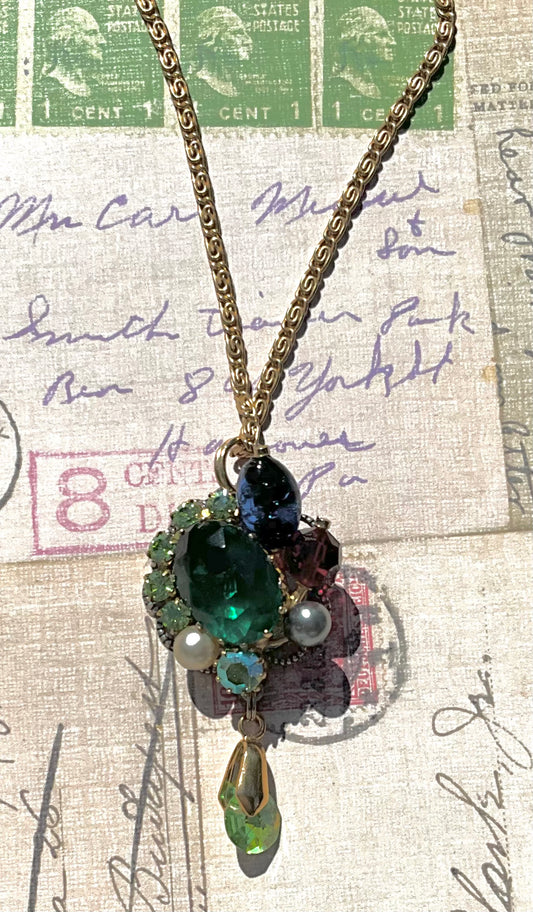 Glam from the 60's pendant