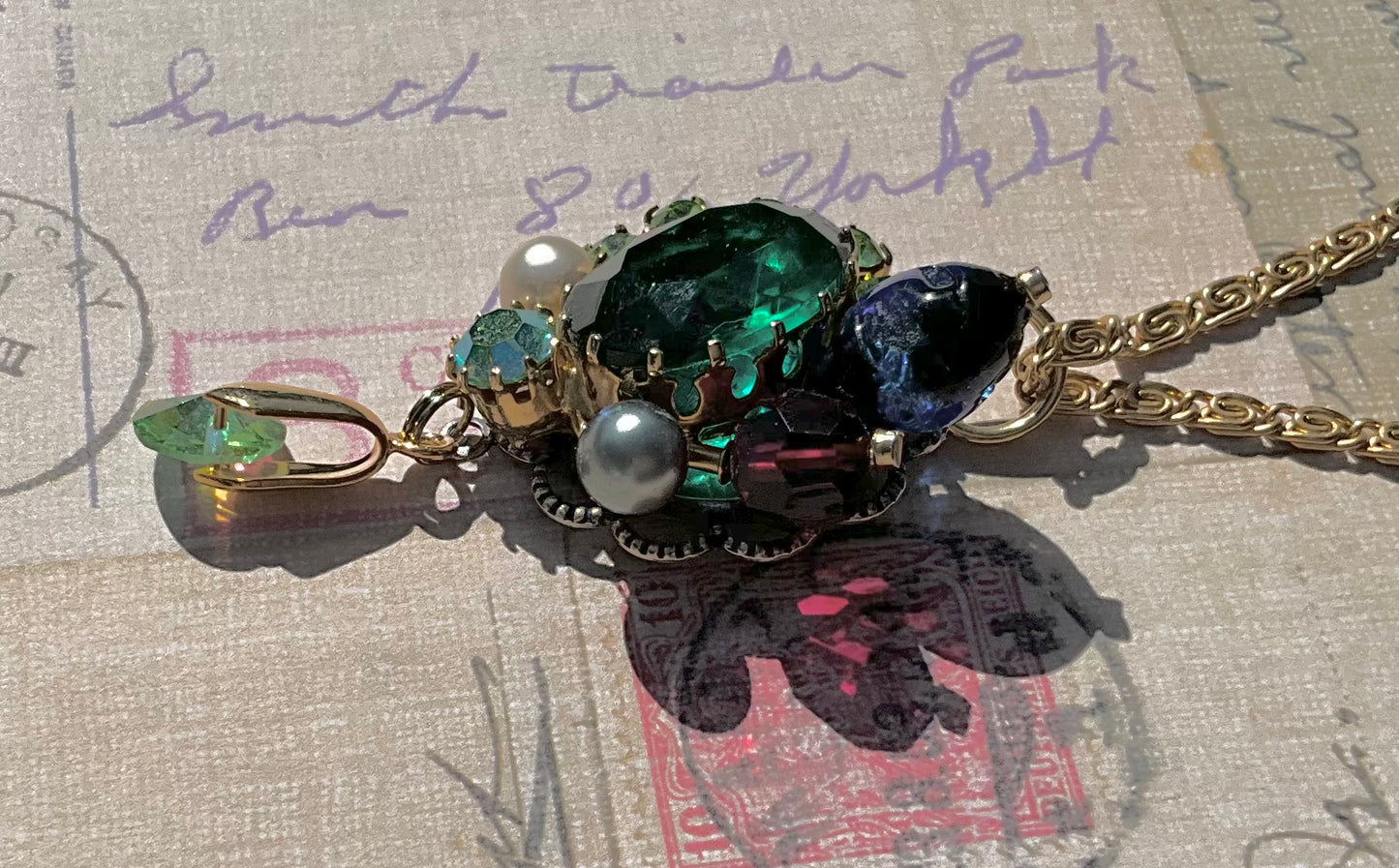 Glam from the 60's pendant