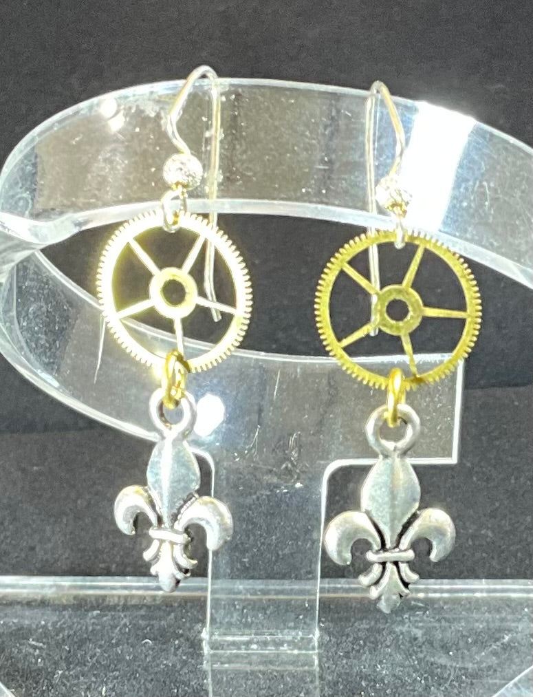 fleurs-de-lis steampunk gear earrings