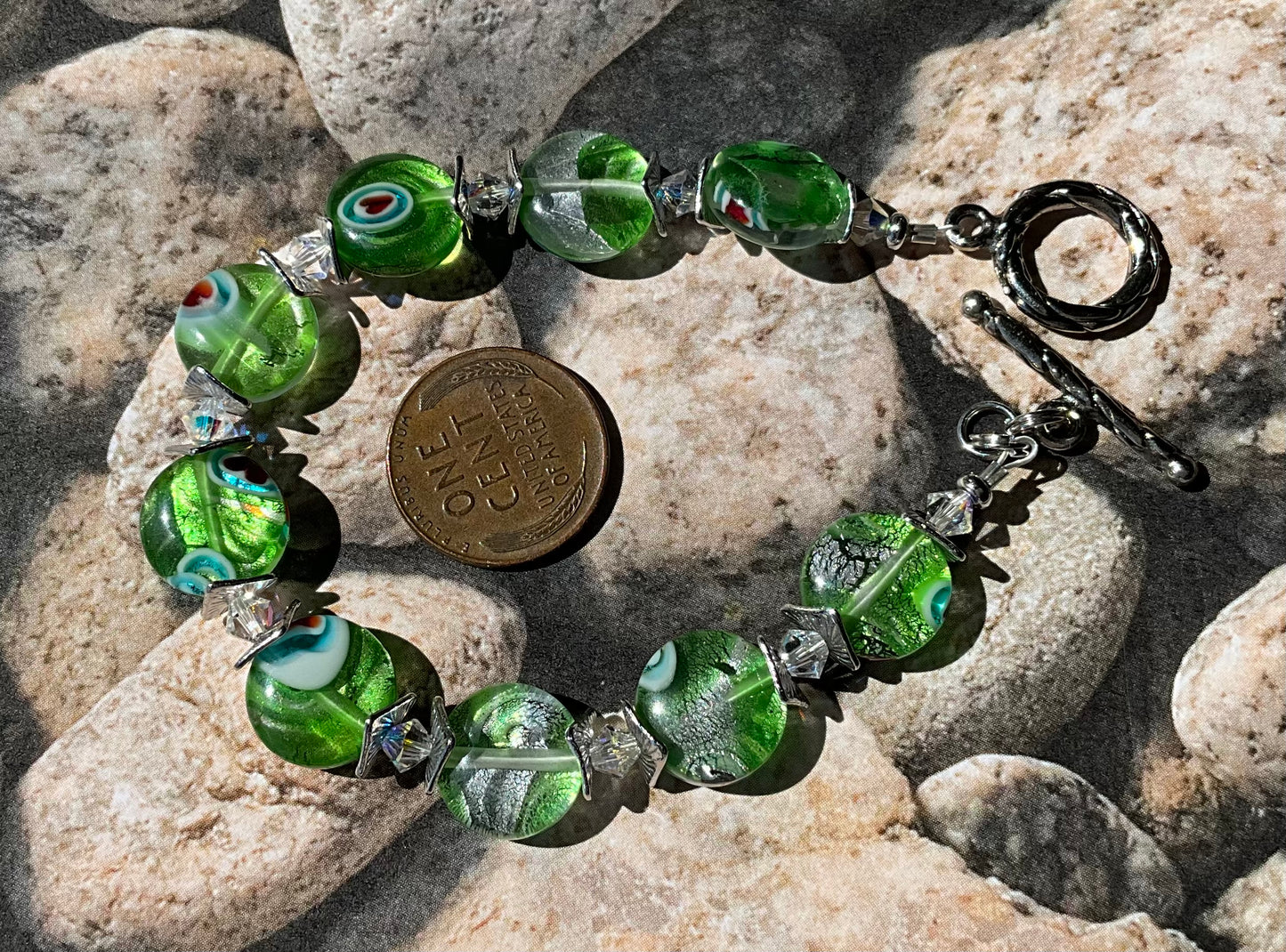 recycled green glass bead bracelet
